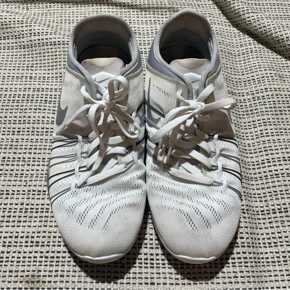NIKE Women's Free TR 6 Running Shoes Size 7.5 In White/Metallic Silver